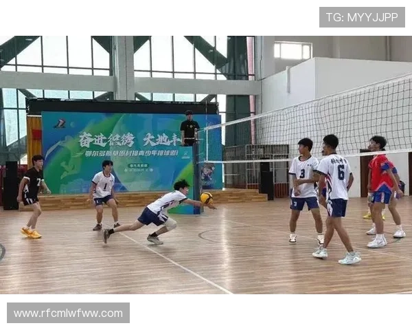 女排前国手助阵草原村排青少年排球邀请赛掀起夏日体育热潮